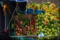 Venda de alimentos em mercado em Manaus