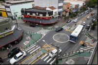 Após teste em intervenção temporária, São Paulo implementou de forma permanente pinturas que aumentam a segurança dos pedestres no bairro Santana, na Zona Norte da cidade (Foto: Joana Oliveira/WRI Brasil)