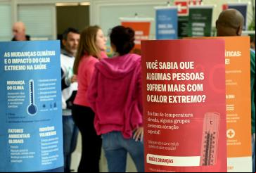 banners coloridos com pessoas