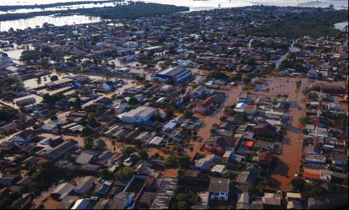 Porto Alegre castigada pelas enchentes com mais de 100 mortes e milhares de desabrigados 